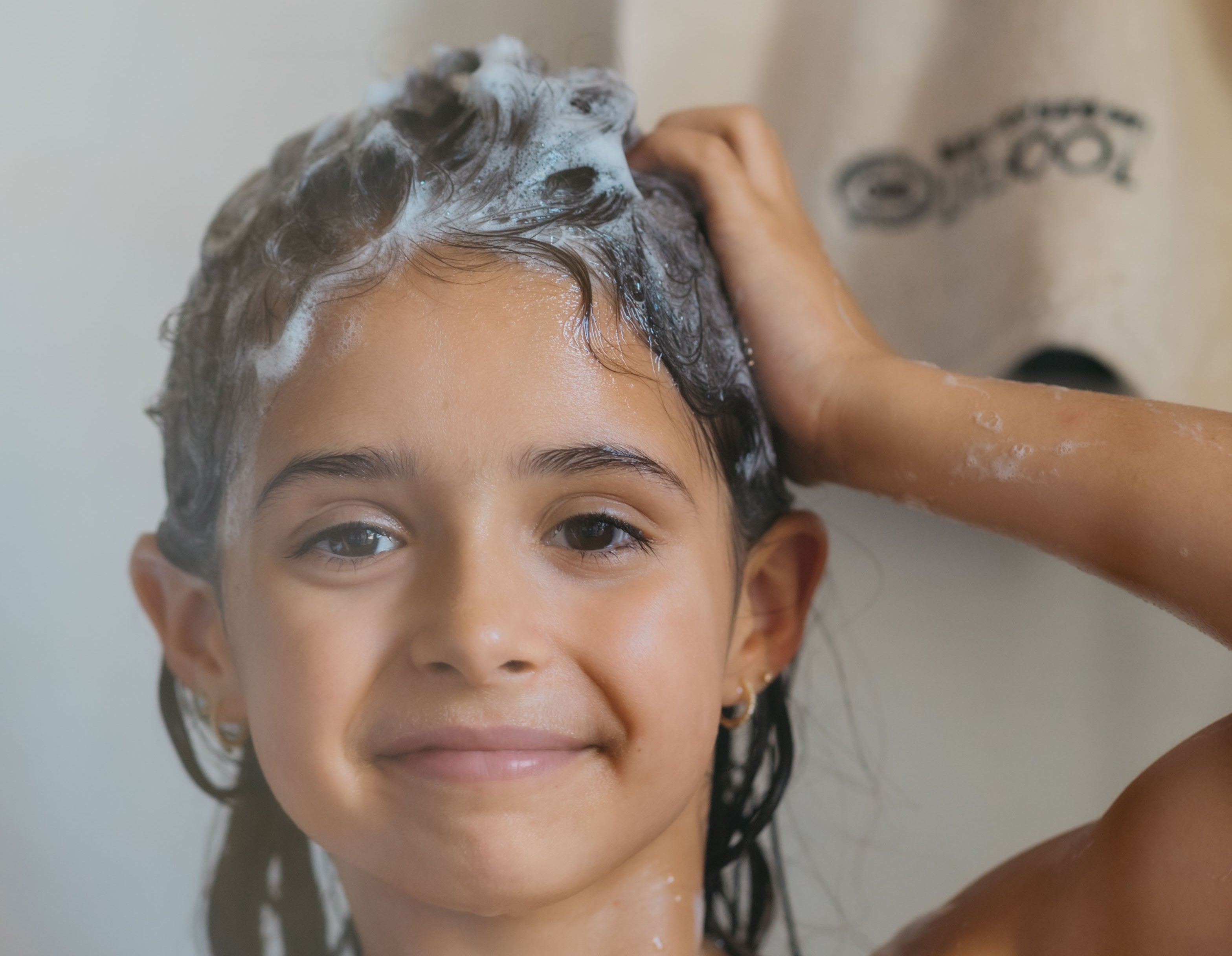 kid shampooing