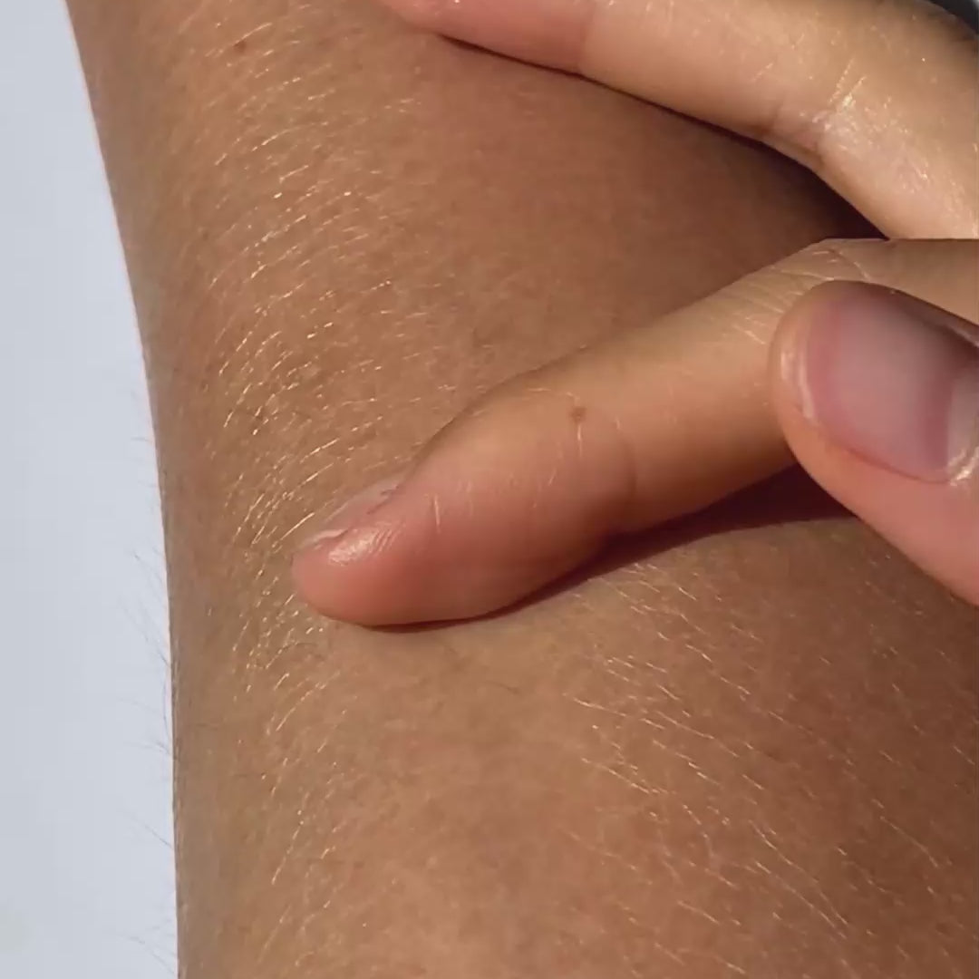 a video of the benefits of saya argan body oil for dry and scaly skin